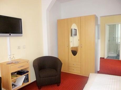 Hotel Waldhaus-Hutzelhoeh Ruhla Buitenkant foto