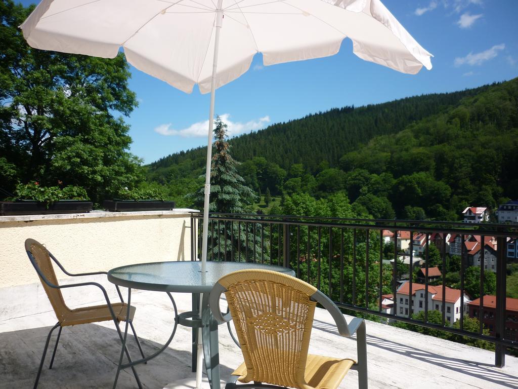 Hotel Waldhaus-Hutzelhoeh Ruhla Buitenkant foto